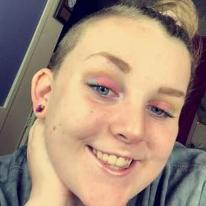 Meet your Posher, Ella